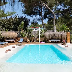 Clara Ibiza , Santa Eulalia del Río España